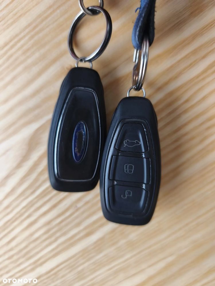 Ford Mondeo 2.5 Titanium X - 12