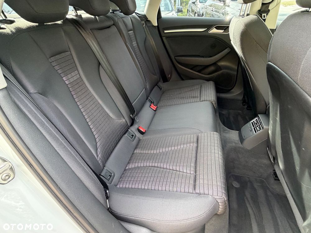 Audi A3 Sportback 2.0 TDI S tronic sport - 23