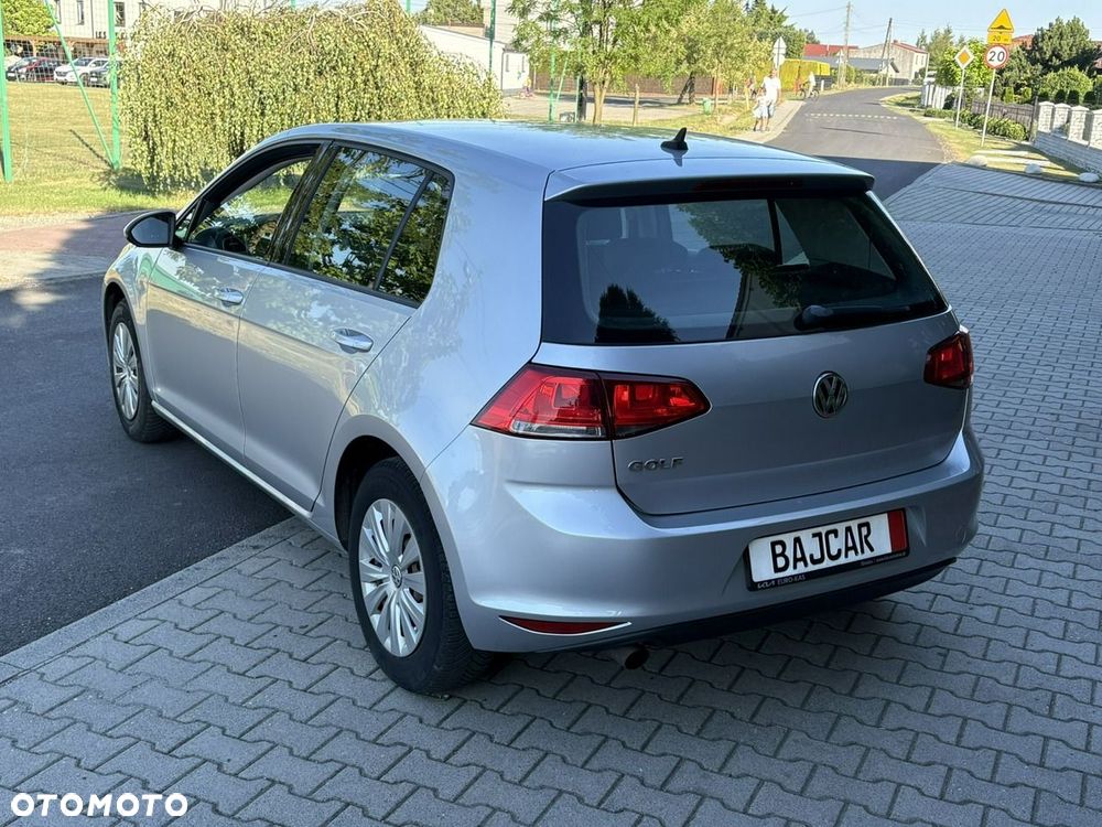 Volkswagen Golf - 6