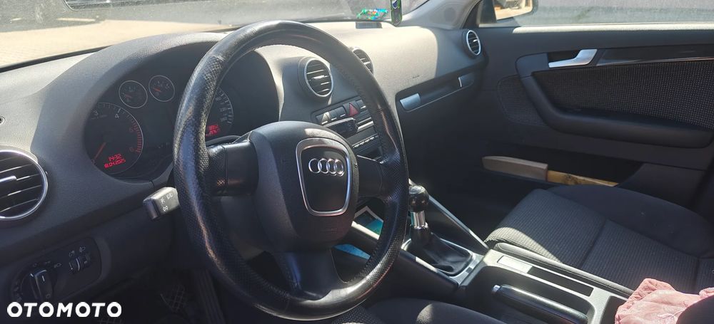 Audi A3 Sportback 2.0 TDI Ambiente - 2