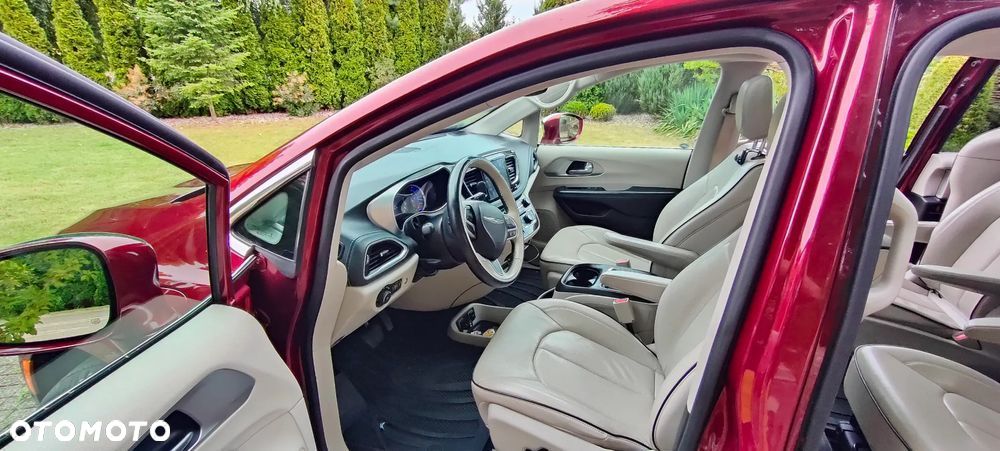 Chrysler Pacifica - 8