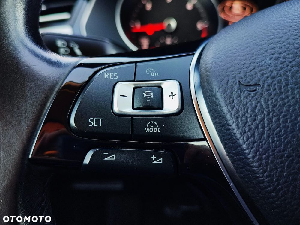 Volkswagen Passat 2.0 TDI EVO Business - 19