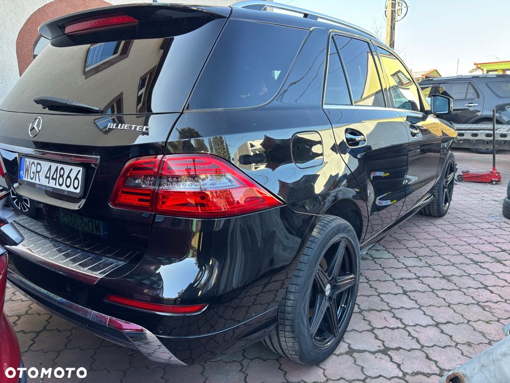 Mercedes-Benz ML - 23