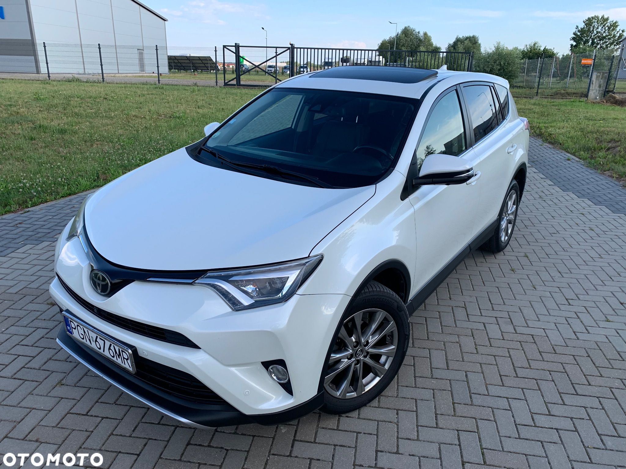 Toyota RAV4 2.0 D-4D 4x2 Start-Stop Executive - 1