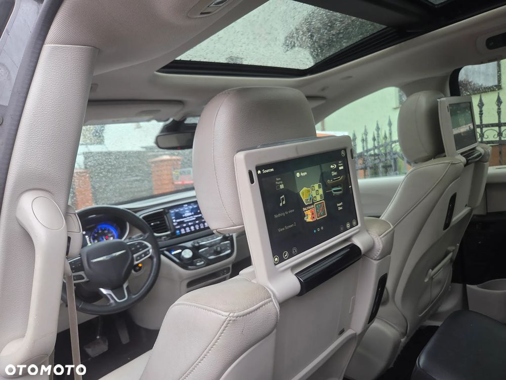 Chrysler Pacifica - 22