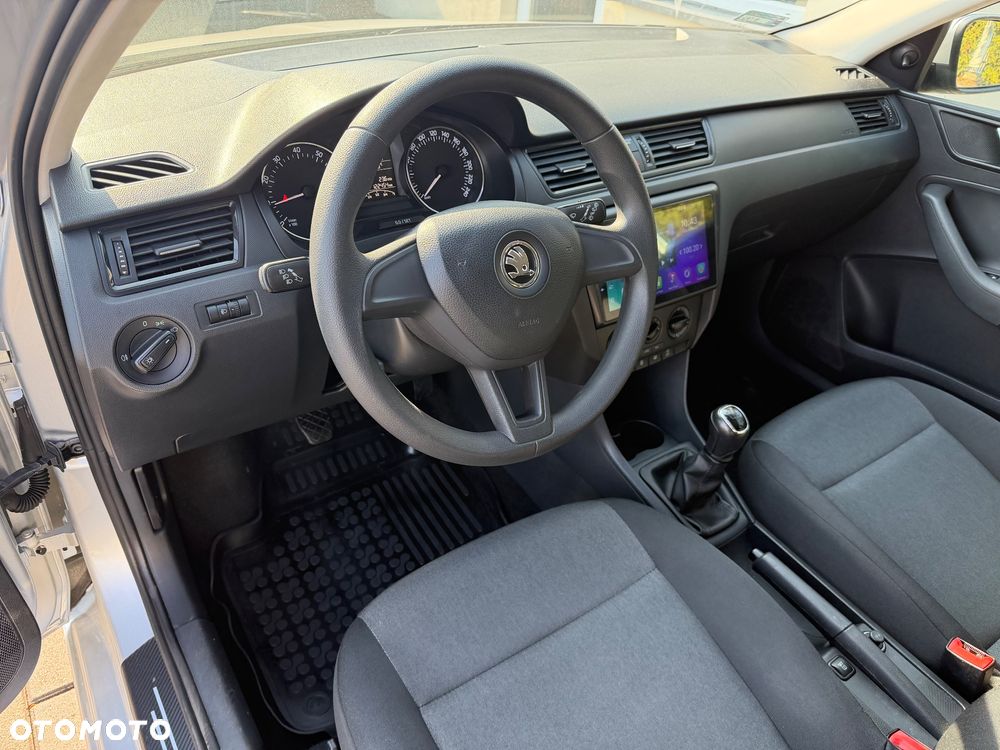 Skoda RAPID 1.2 TSI Ambition - 14