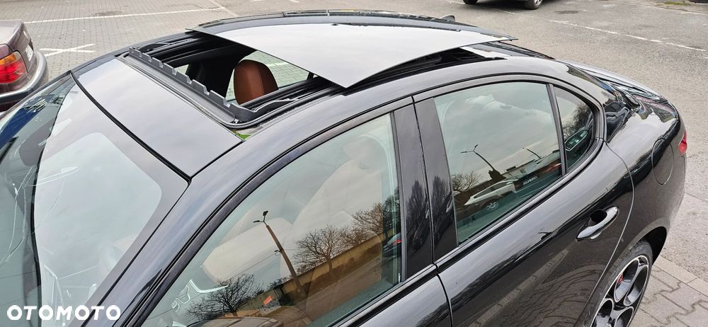 Alfa Romeo Giulia 2.0 Turbo TI Q4 - 11