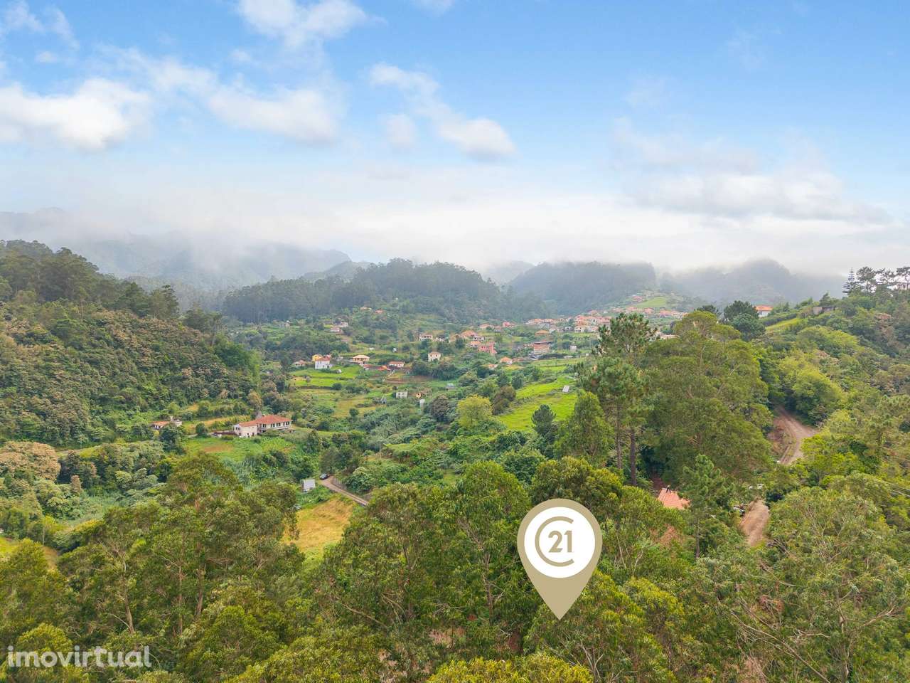 Terreno em São Jorge com Vistas ao Mar e Montanha Únicas - Grande imagem: 3/13