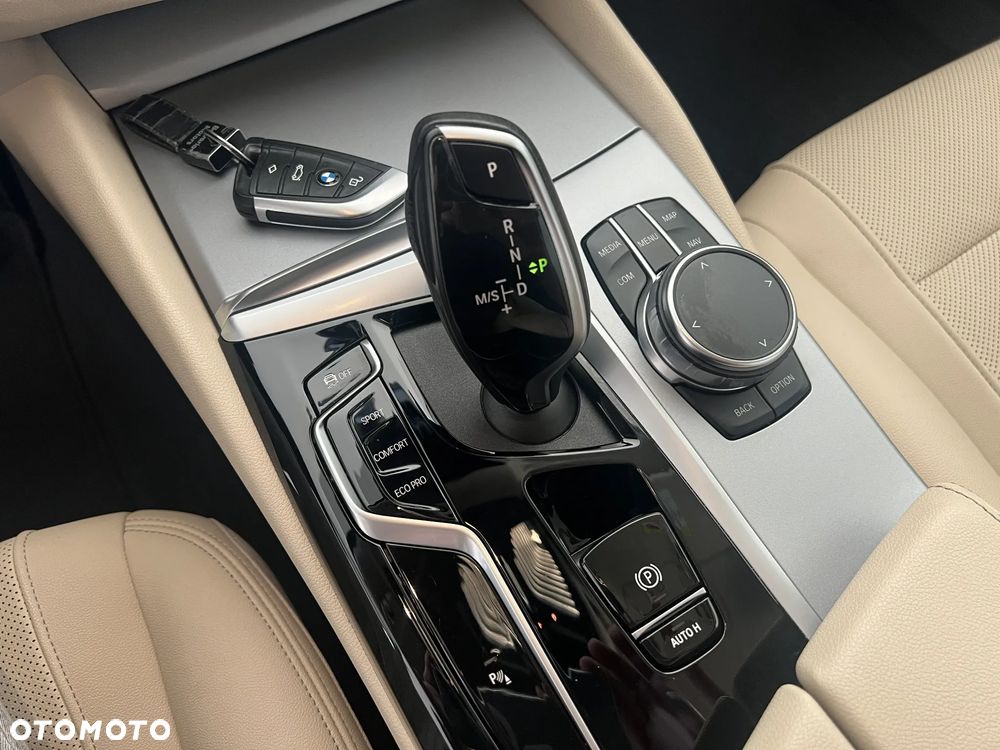 BMW Seria 5 520d mHEV - 26