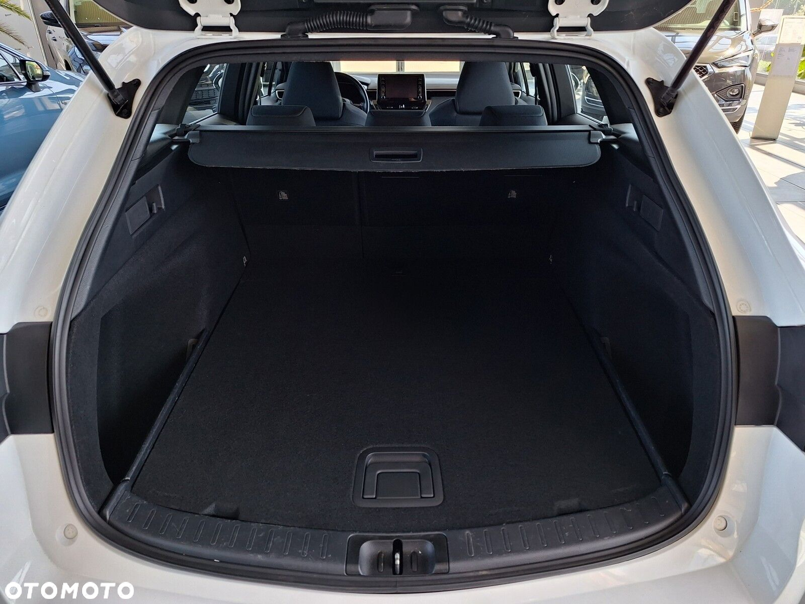 Toyota Corolla 1.8 Hybrid Comfort - 13
