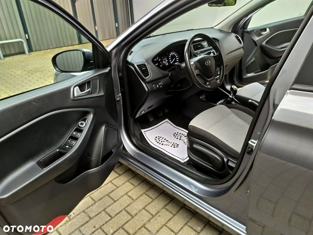Hyundai i20 - 12