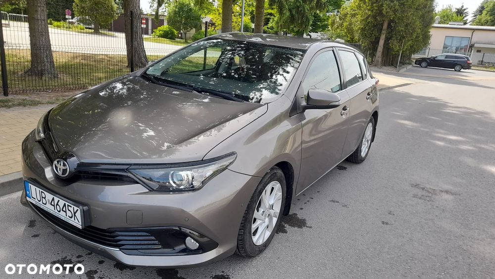 Toyota Auris - 1