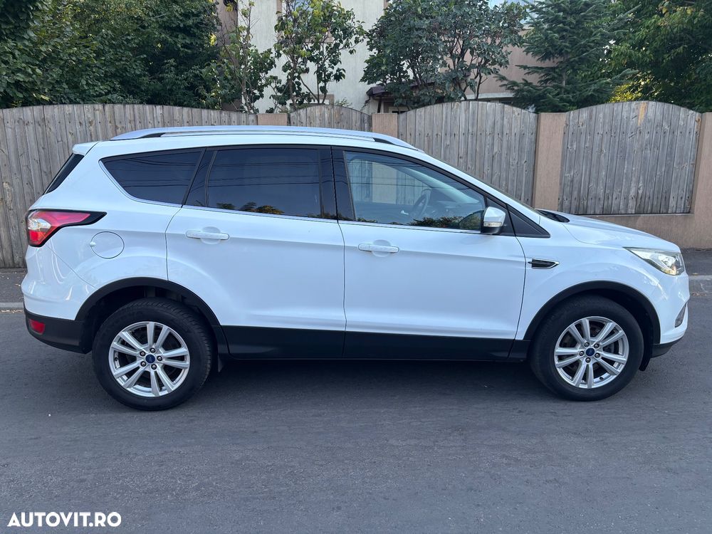 Ford Kuga 1.5 TDCi 2WD Powershift Titanium - 2