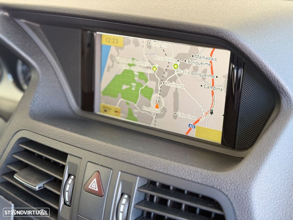 Mercedes-Benz E 250 CDi Avantgarde BlueEfficiency Auto - 35