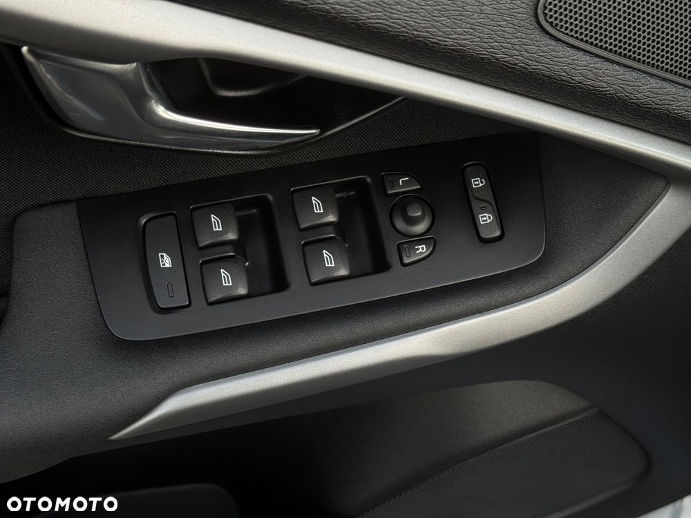 Volvo V40 D2 Summum - 29