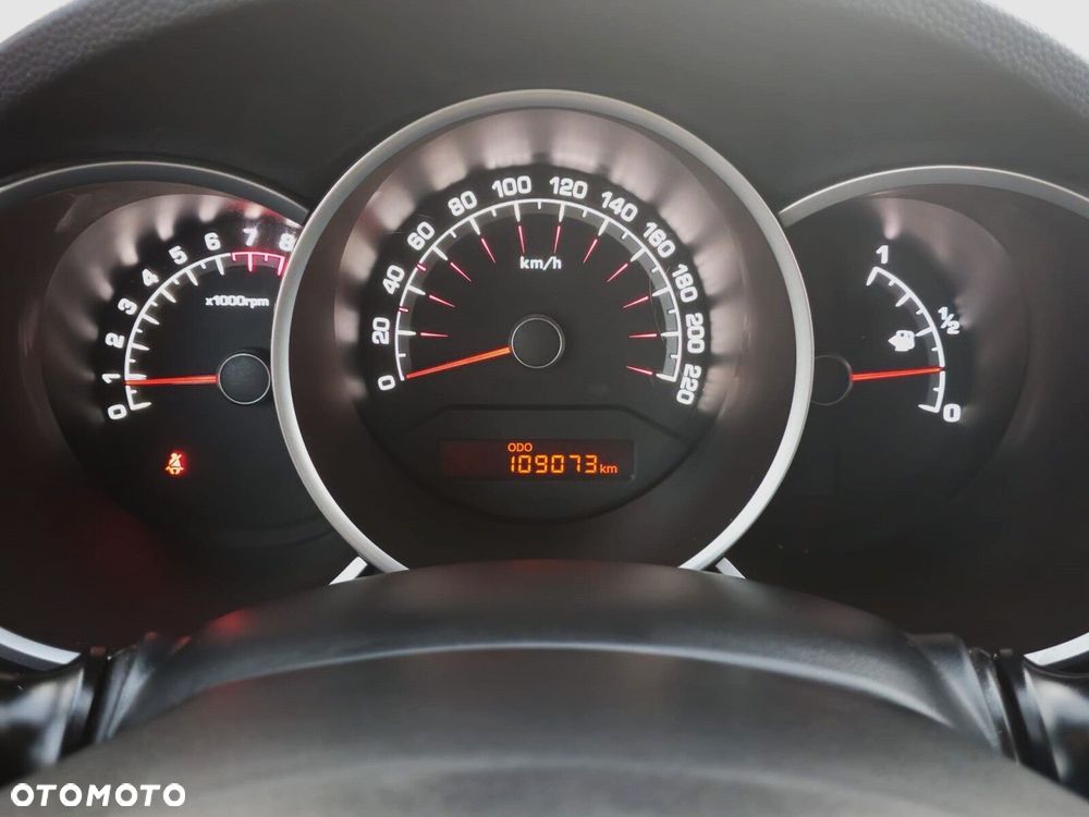 Kia Venga 1.4 L - 13