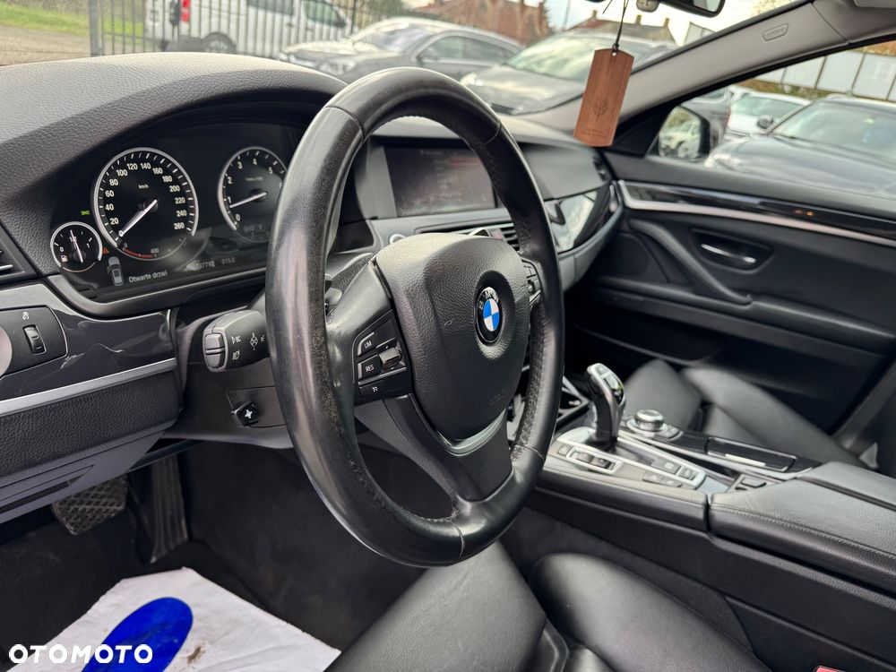 BMW Seria 5 528i xDrive Sport-Aut Modern Line - 24