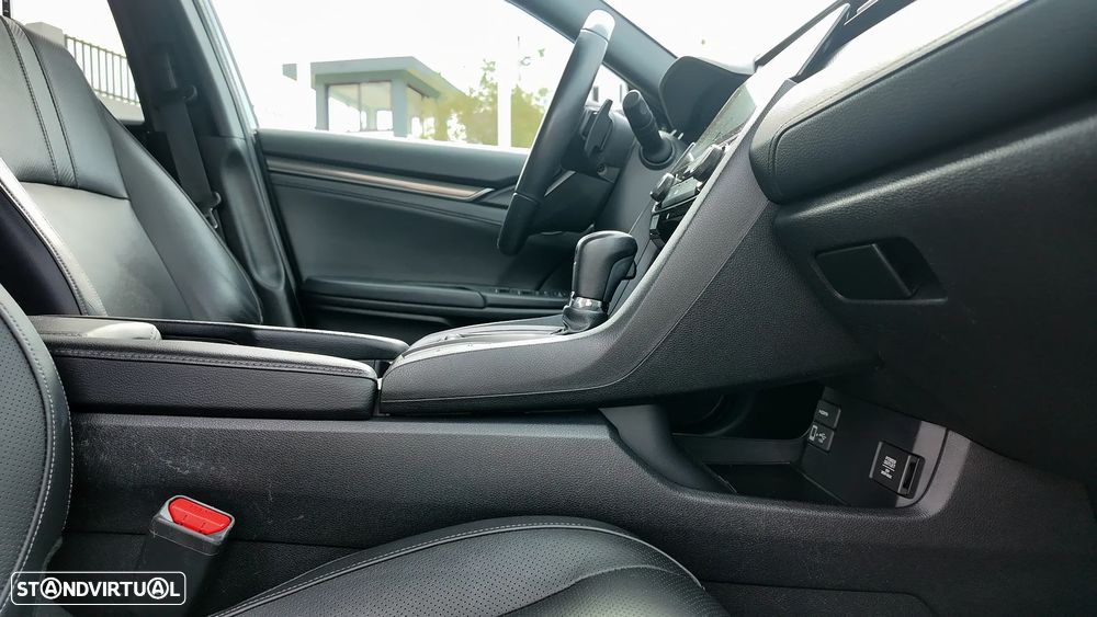 Honda Civic 1.0 i-VTEC Turbo CVT Elegance - 21