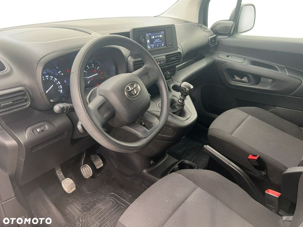 Toyota Proace City - 10