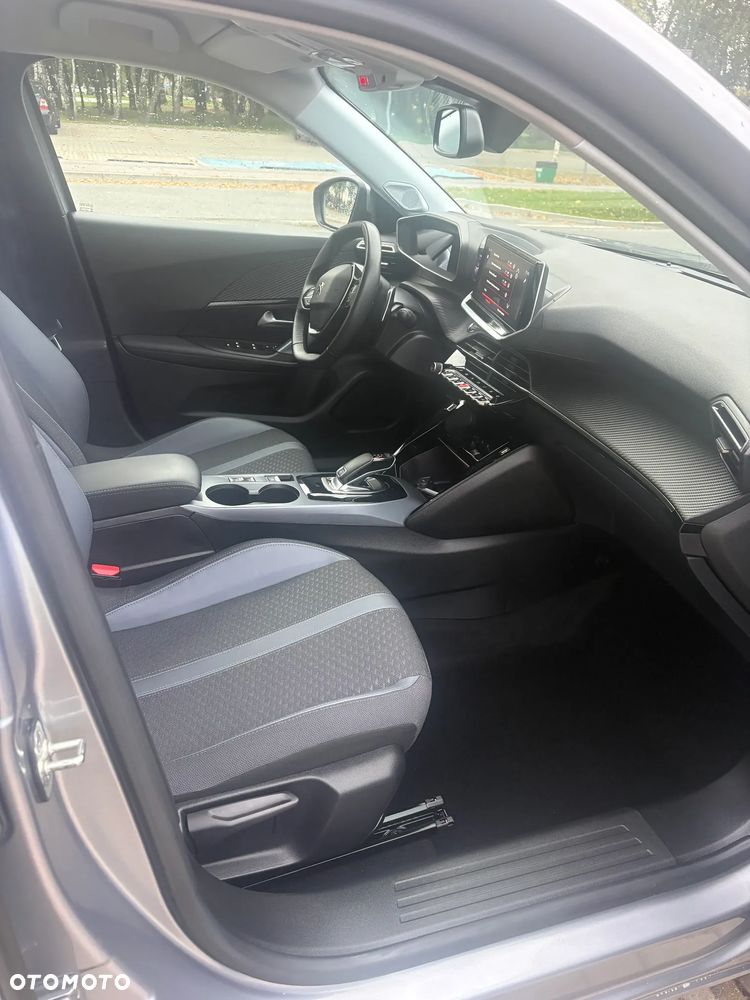 Peugeot 2008 PureTech 130 EAT8 Allure - 11