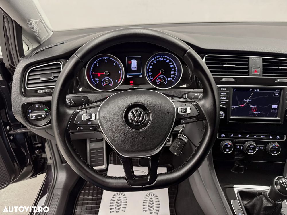 Volkswagen Golf 1.6 TDI BlueMotion Technology Allstar - 24