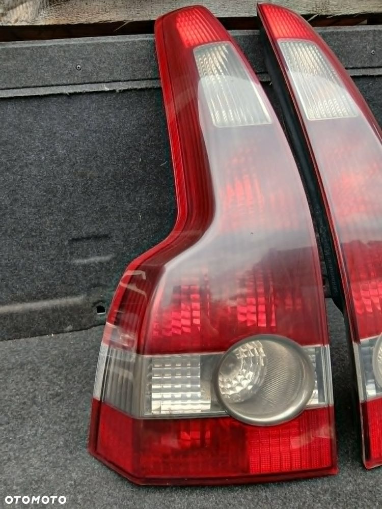 Volvo V50 lampa tylna lewa, prawa - 3