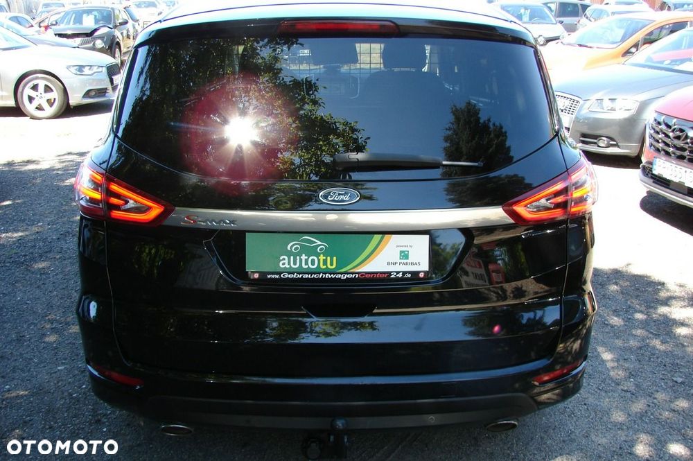 Ford S-Max - 13
