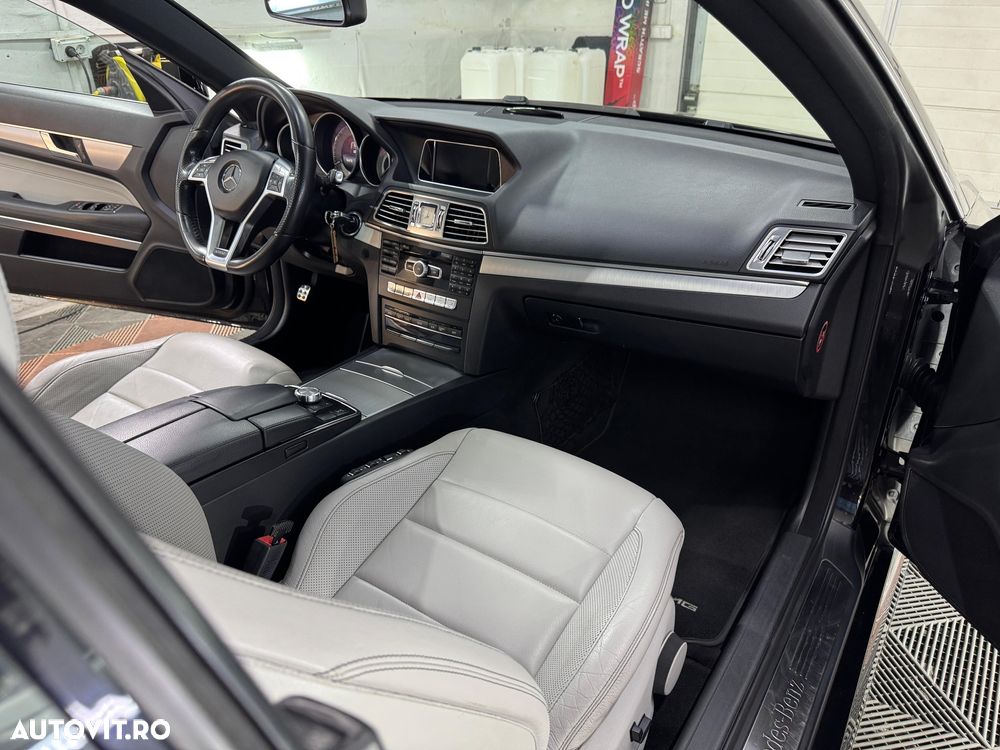 Mercedes-Benz E - 12