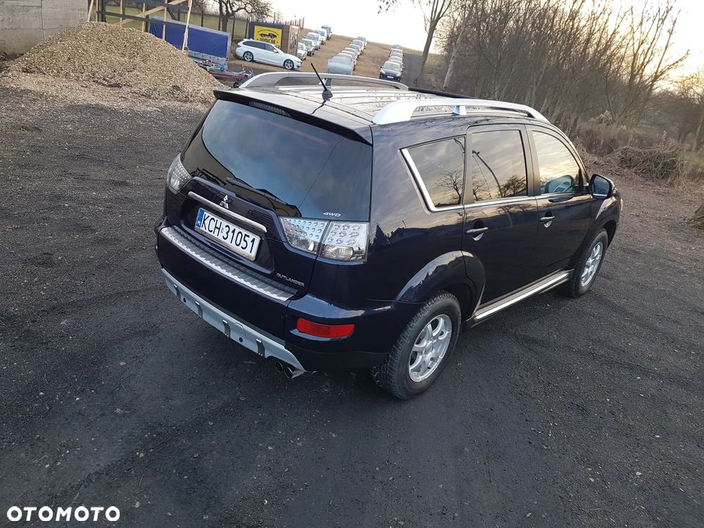 Mitsubishi Outlander 2.0 DID Intense + - 10