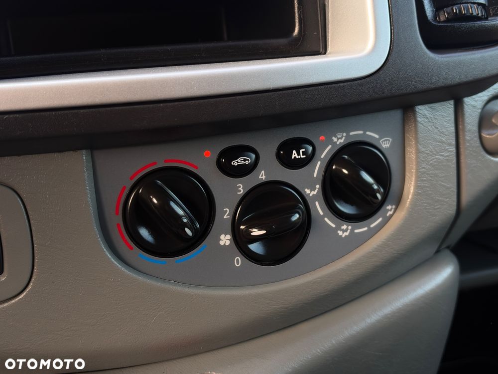 Opel Vivaro L2H1 2.9t - 28