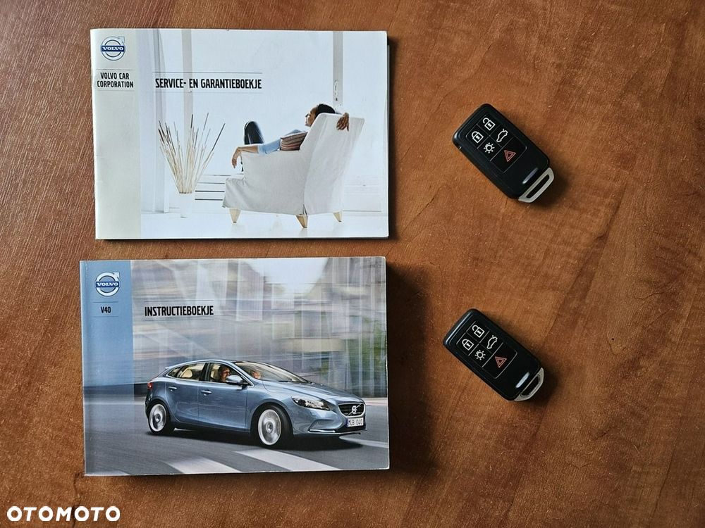 Volvo V40 D2 Momentum - 25