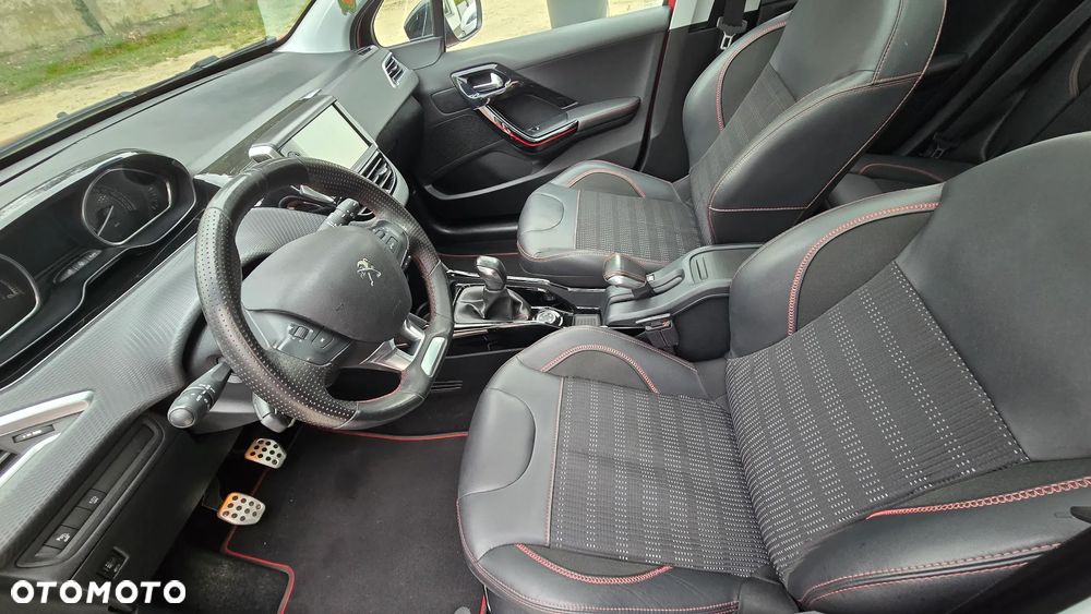 Peugeot 2008 1.5 BlueHDi GT Line S&S - 30