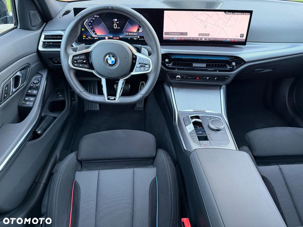 BMW Seria 3 330i xDrive M Sport - 32