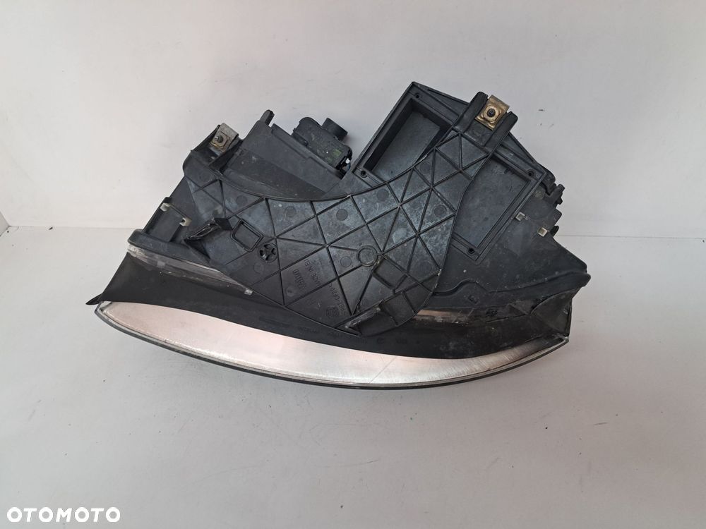 AUDI A4 B6 LAMPA PRAWA PRZÓD PRZEDNIA EU SOCZEWKA 8E0941004 00-04 - 10