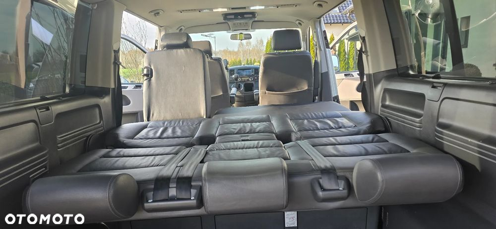 Volkswagen Multivan - 12