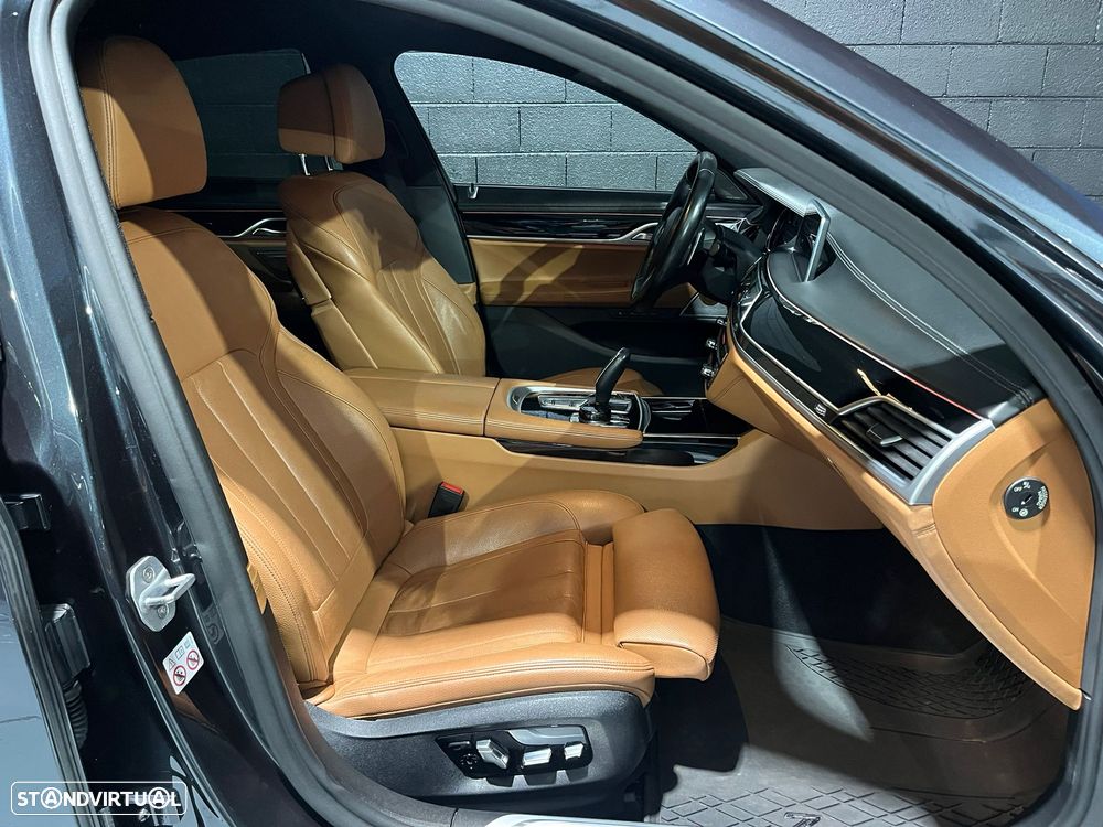 BMW 750 d xDrive Pack M Auto - 12