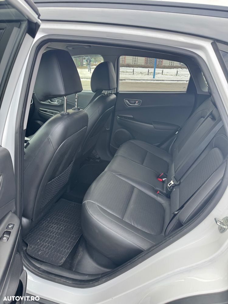 Hyundai KONA Premium - 8