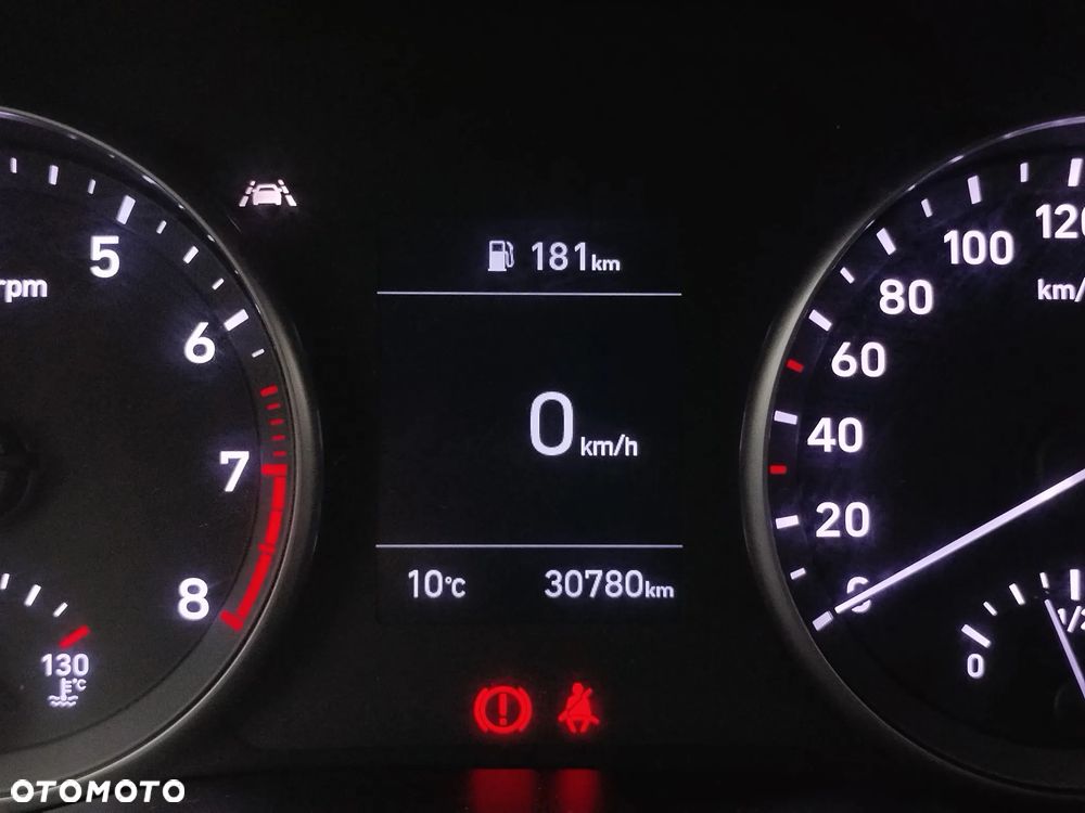 Hyundai i30 1.5 DPI Classic + - 8