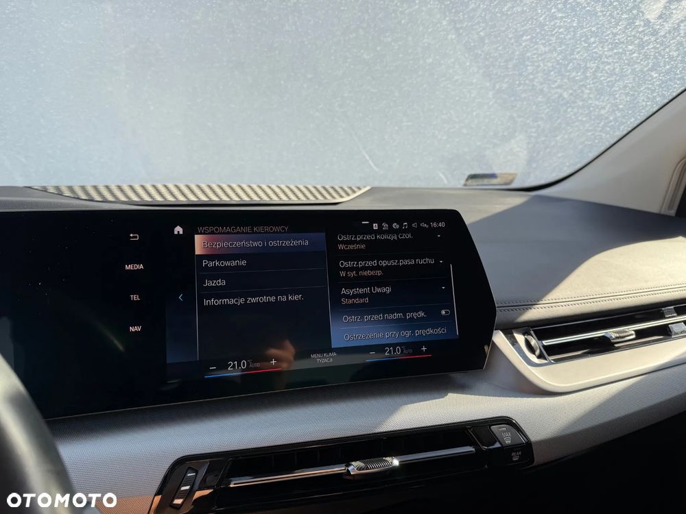 BMW Seria 2 218d - 19