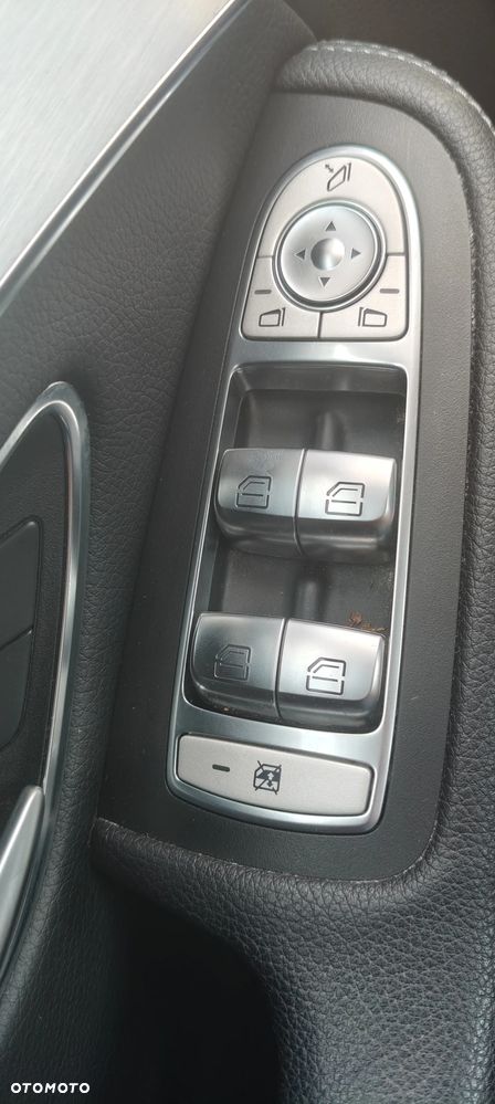Mercedes-Benz GLC 250 d 4Matic 9G-TRONIC AMG Line - 26