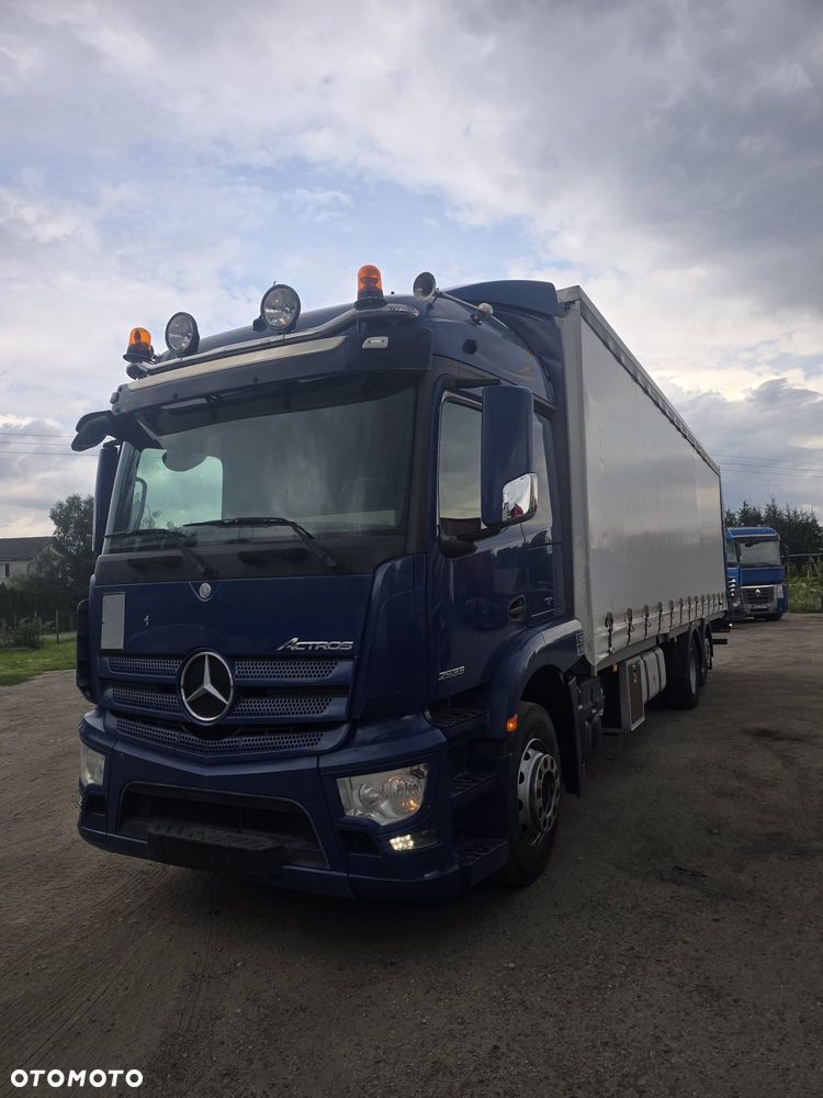 Mercedes-Benz 2533 - 3