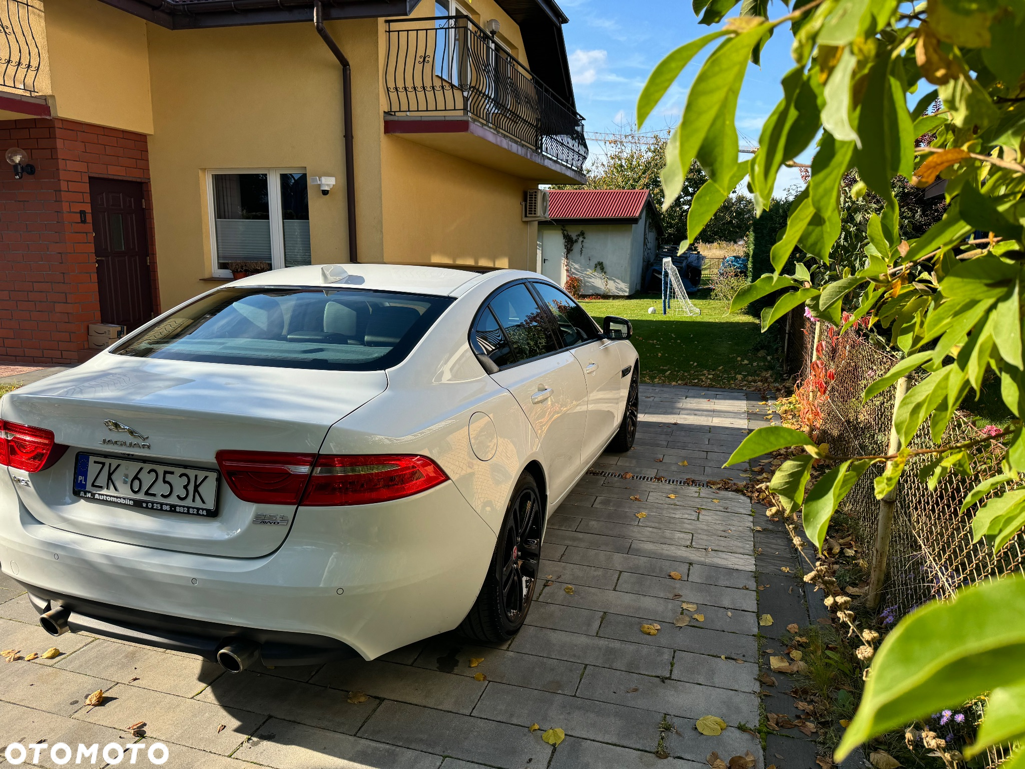 Jaguar XE S - 10