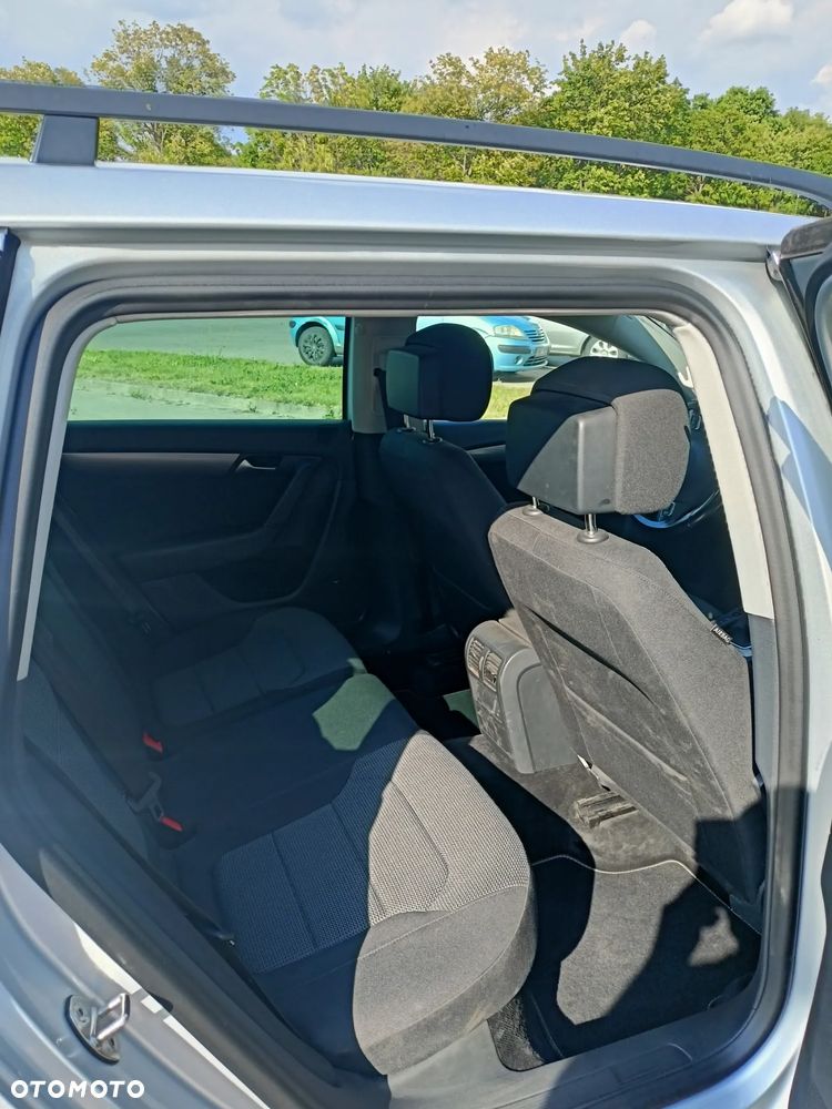 Volkswagen Passat - 12