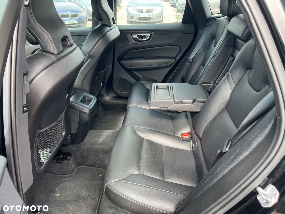 Volvo XC 60 D3 Drive-E R-Design Momentum - 17