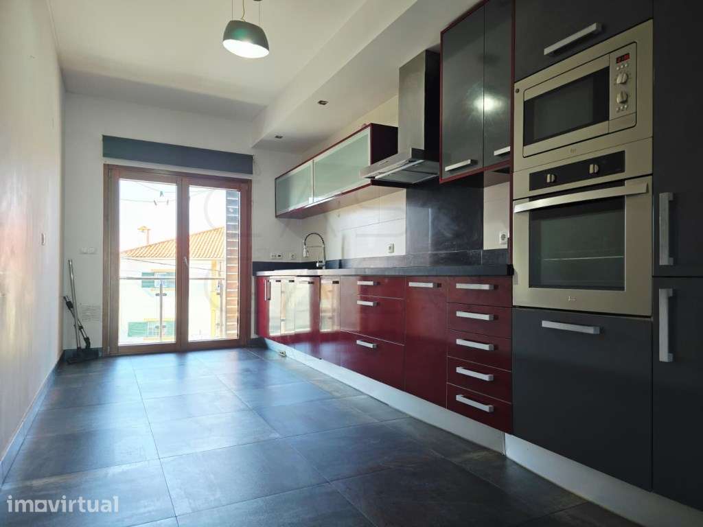 Apartamento T2 para Arrendamento nos Redondos, Fernão Ferro | Cozin... - Grande imagem: 3/18