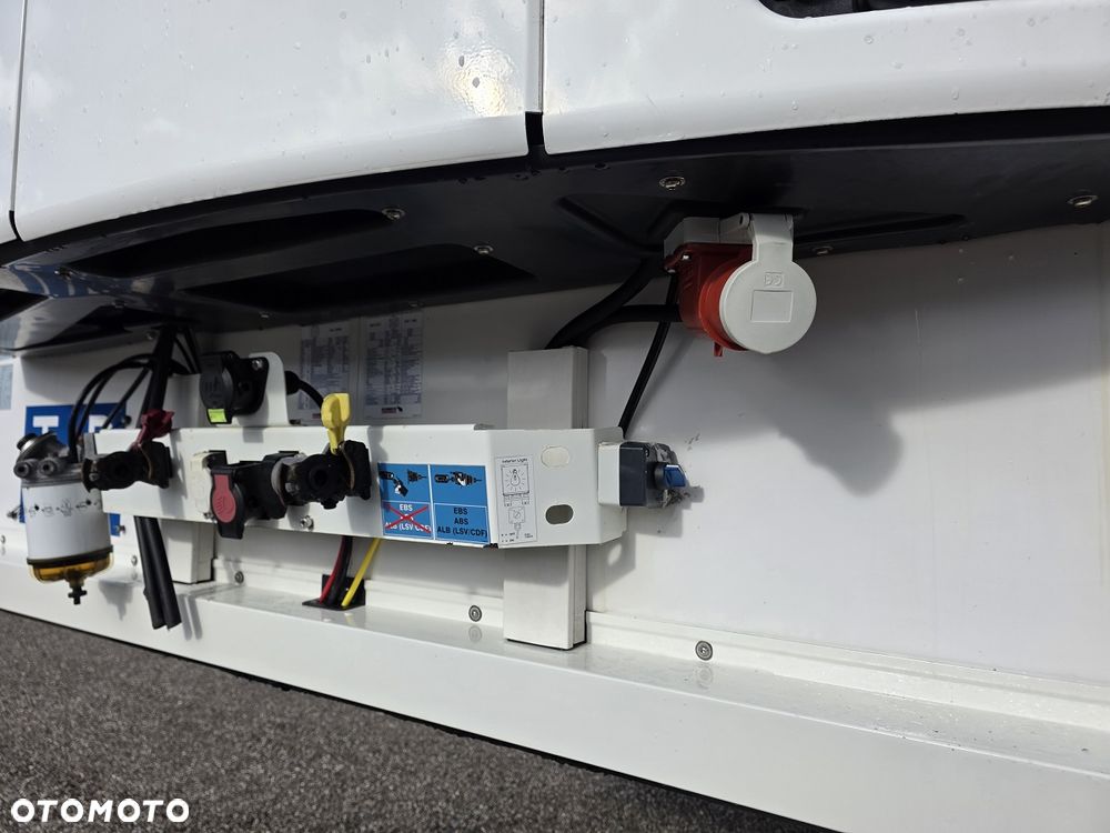 Schmitz Cargobull CHŁODNIA THERMO KING  / ŚCIANA 7 CM / - 13