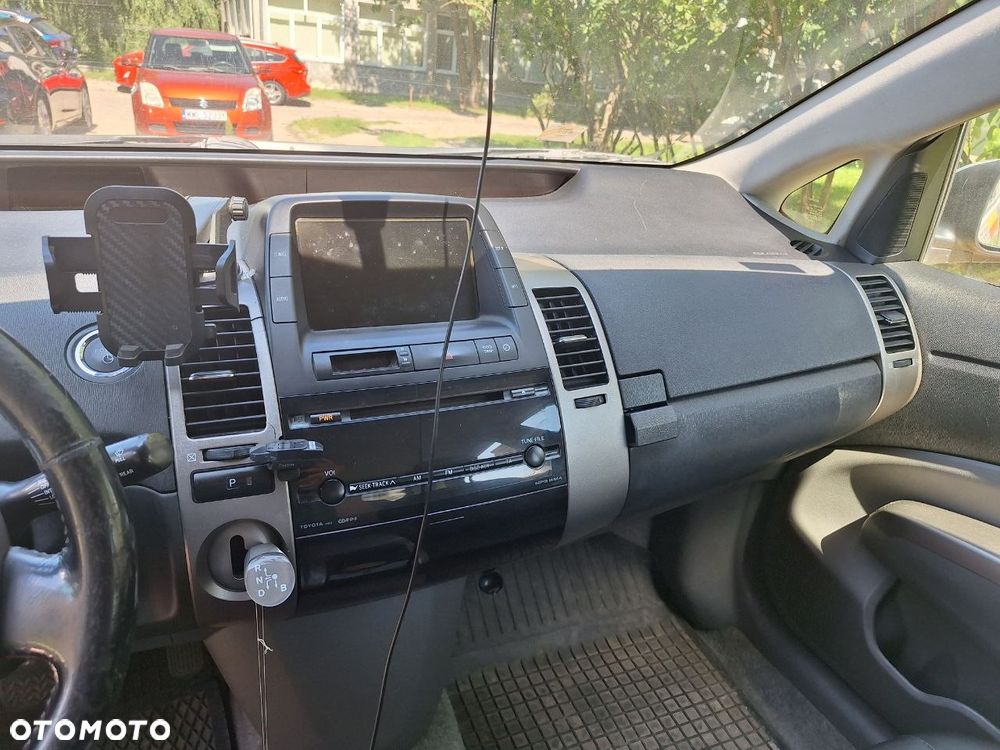 Toyota Prius 1.5 VVT-i Sol - 14