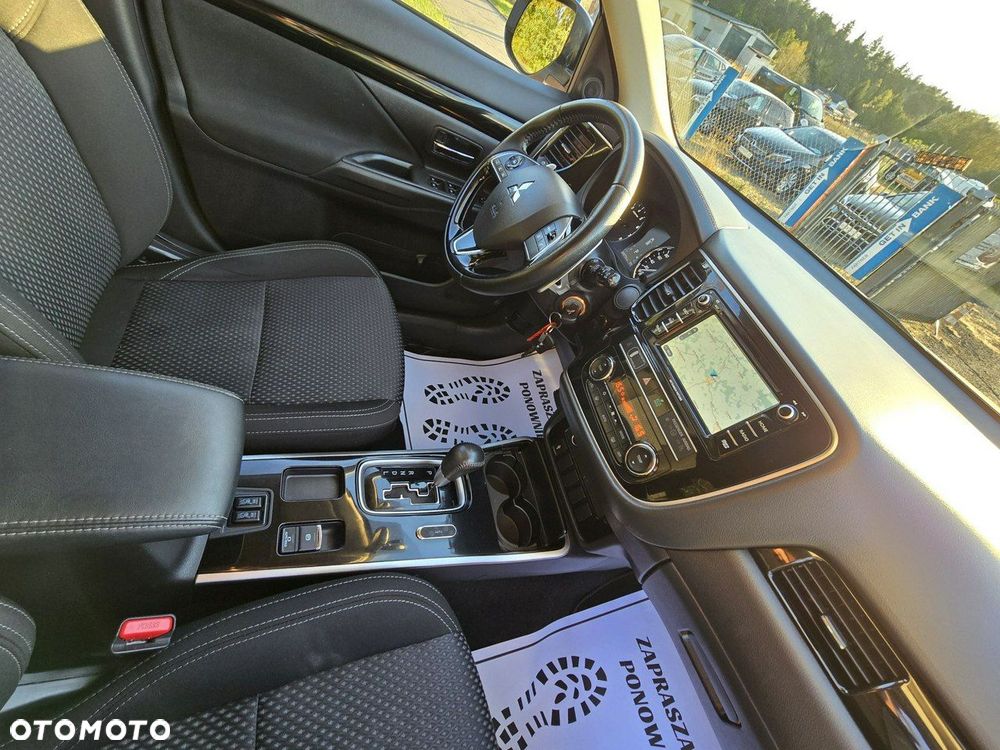 Mitsubishi Outlander 2.0 2WD CVT Diamant Edition - 25