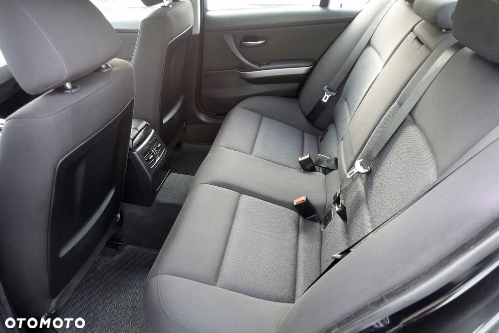 BMW Seria 3 318i Edition Sport - 13