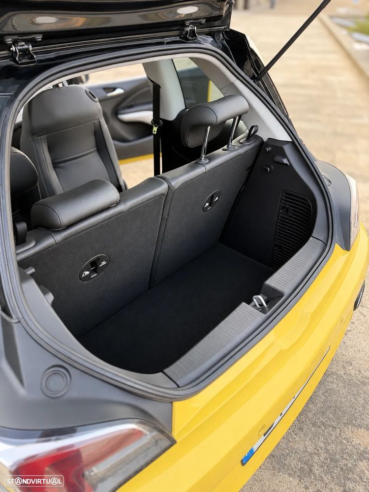 Opel Adam 1.0 Start/Stop Rocks 120 Anos - 9
